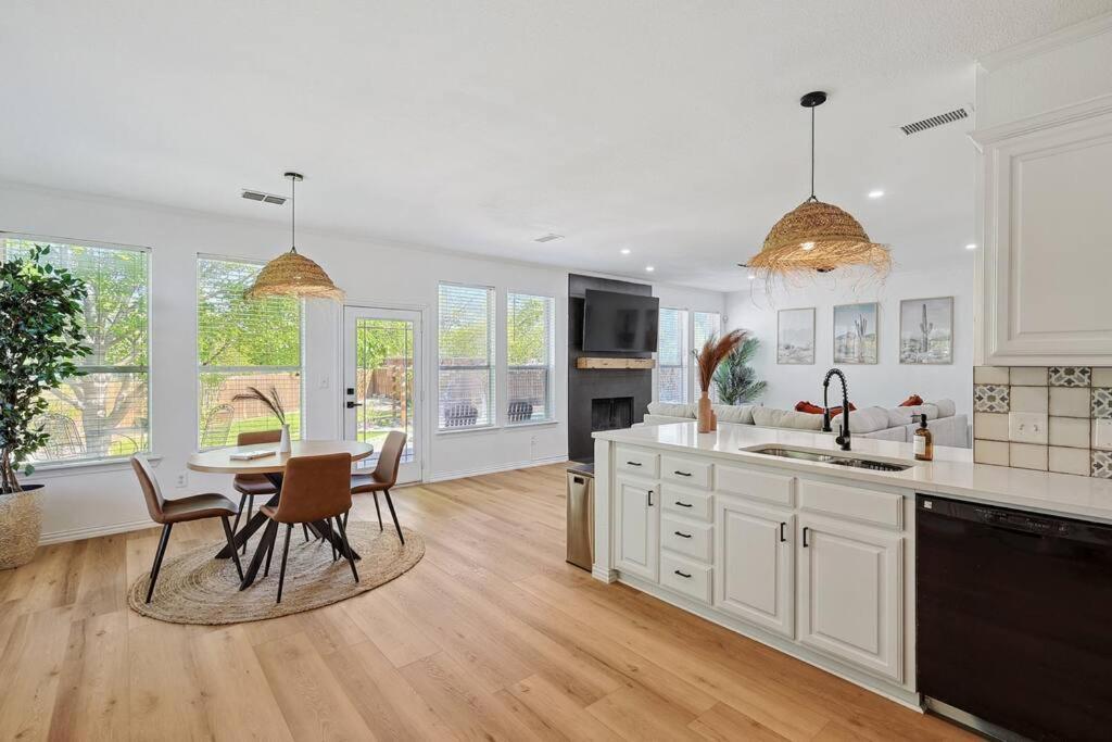 Wellness Oasis 5Br W Pool + Huge Yard + Fire Pit Villa Sachse Eksteriør billede