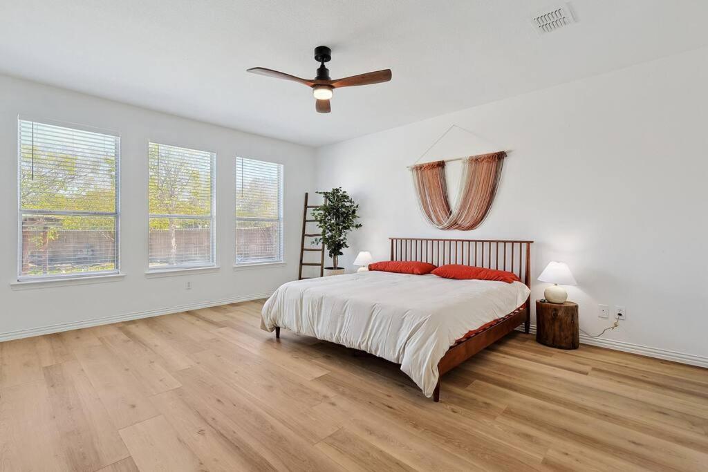 Wellness Oasis 5Br W Pool + Huge Yard + Fire Pit Villa Sachse Eksteriør billede