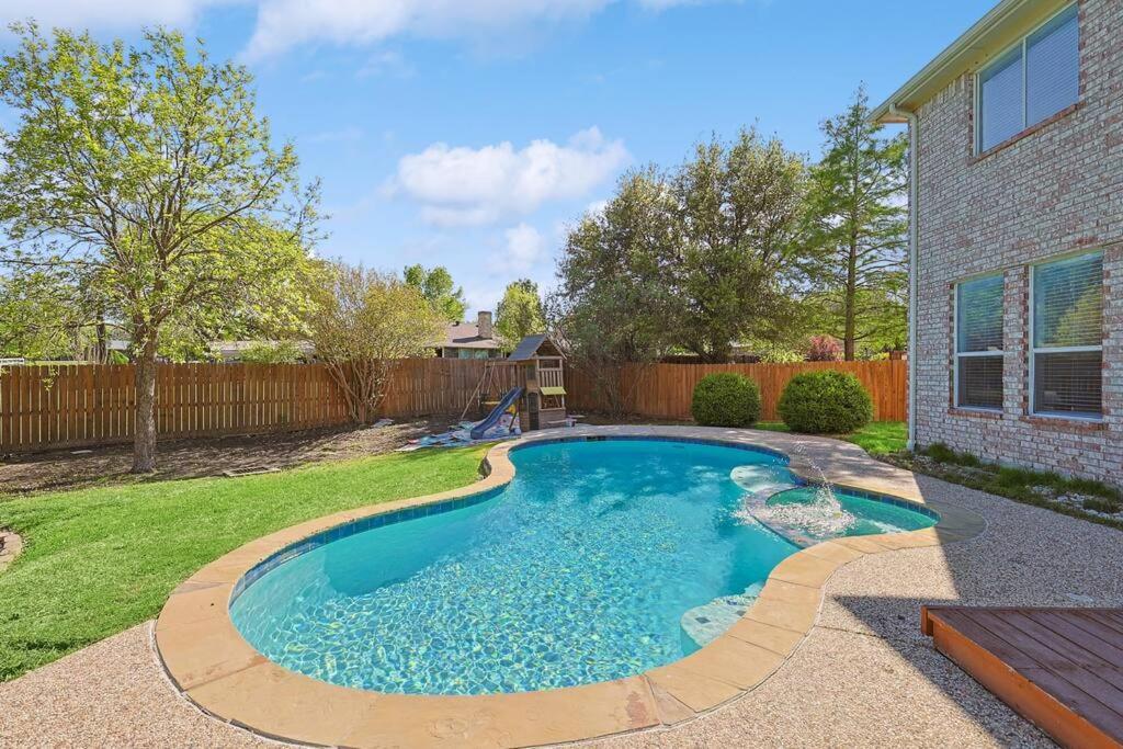 Wellness Oasis 5Br W Pool + Huge Yard + Fire Pit Villa Sachse Eksteriør billede